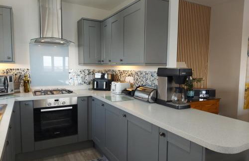 Meadow View Apartments are 2 and 3 bedroomed with private parking - Foto 126