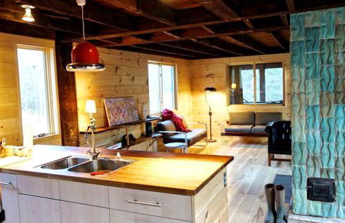 Charming Cabin Getaway with a Wood-Burning Stove in Chesterfield, Massachusetts - Foto 9