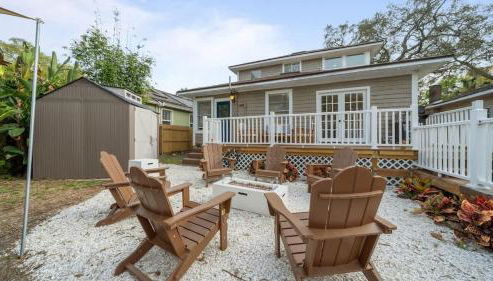 Modern Moroccan Villa w/ Firepit, BBQ + Game Room! - Foto 3