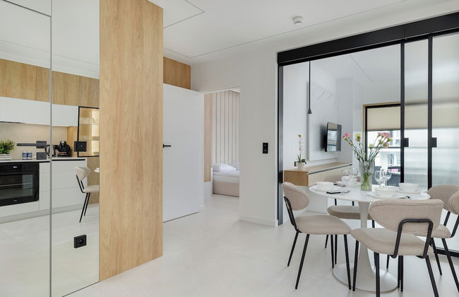 Beachside Apartment by Renters - Photo 6