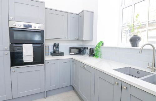 Seraphim House - Photo 15