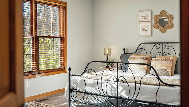 Laker's Pointe by Avantstay Lakefront Private Peninsula Hot Tub, Game Room - Photo 2, Room