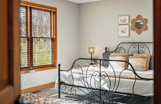 Laker's Pointe by Avantstay Lakefront Private Peninsula Hot Tub, Game Room - Foto 32