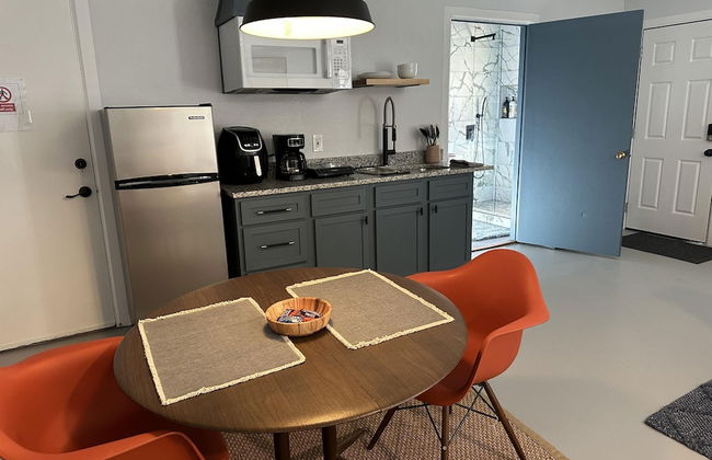 Bright Trendy Studio 9min to Asia District - Photo 14