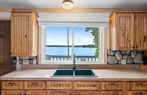 Fife Lake Lodge 2BR with Kitchen & Lake Views - Foto 16