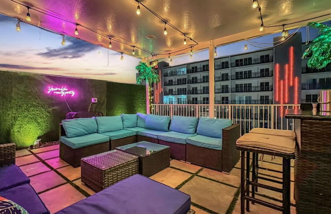 Experience Luna Sky! 65" TV Bar BBQ go FL Keys - Foto 31