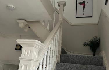 Spacious 7-Bedroom Victorian House - Foto 44