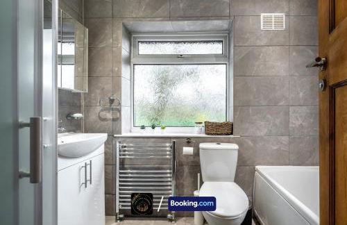 Cosy 3-Bed House l Garden l Free Parking l Stretford l Sleeps 7 l Book today with The Cosy Corner Nationwide - Foto 4