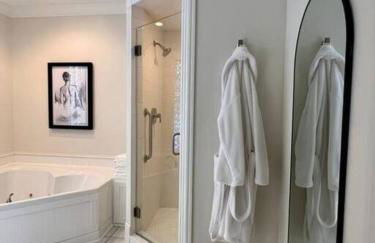 Blue Moon Cottage - Music Room, Inground Pool - Foto 27