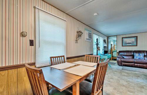 Cabin with Fire Pit, Walk to Steinhatchee River! - Foto 7