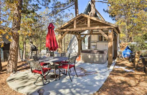 Cozy A-Frame with Hot Tub Near Arrowbear Lake! - Foto 22