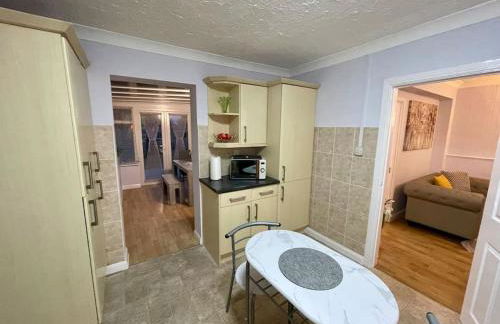 Semi Detached House in Aldershot - Foto 37