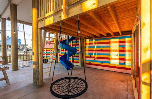 Noisywaves - Beachfront Paradise with Hot Tub, Yard, and Game Room - Foto 43