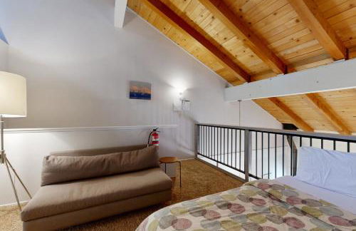 2 Bed 2 Bath Apartment in Carnelian Bay - Foto 17