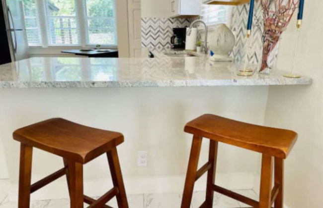 3BR3BA Urban Escape Just Minutes From Downtown - Foto 16