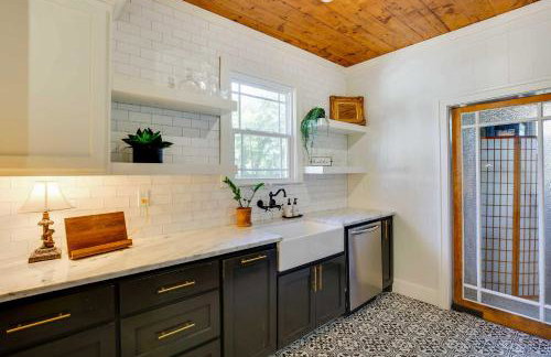 Walk to Dtwn Tyler Tudor with Backyard - Foto 11