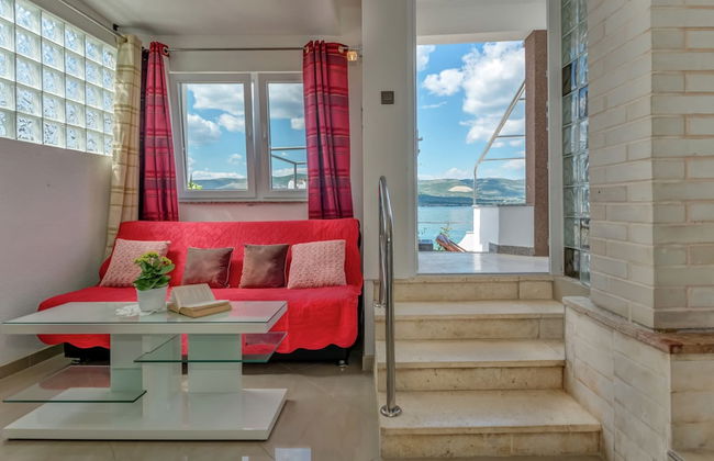 Luxurious Holiday Home in Arbanija with Hot Tub - Photo 37