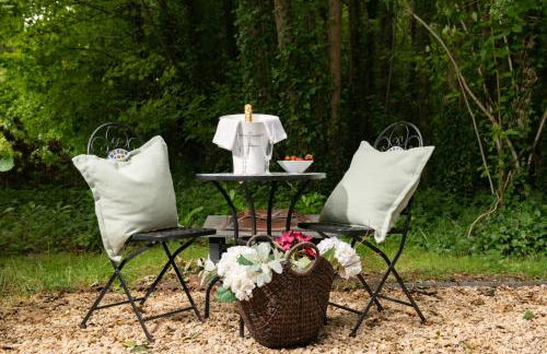 Honeycomb Treehouse in the Heart of Dorset - Photo 14