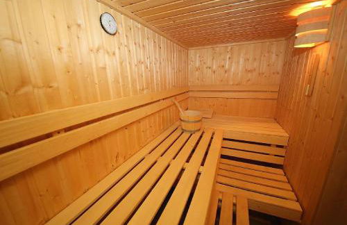 Frisch renoviertes FH Südblick am Meer in Breege, Meerblick von allen drei Etagen, Terrasse, Balkon, Sauna und Parkplatz - Foto 17