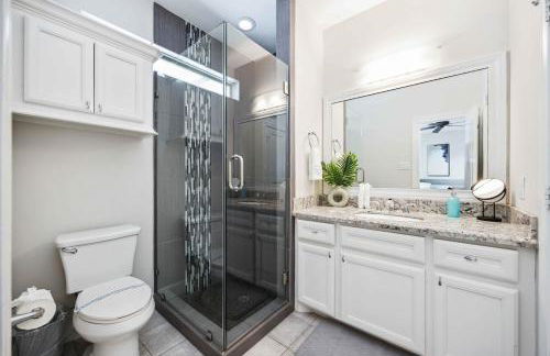 Resort vibe with Pool and Hot tub Downtown skyline views - Photo 9