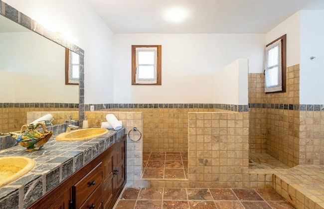 San Josep 6-bed Villa, Sleeps 14, Pool & Sea View - Photo 21