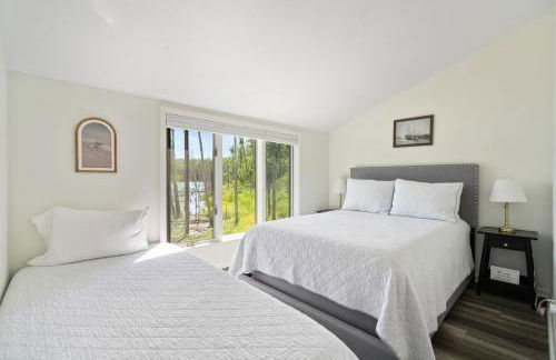 Quiet and Cozy Lakefront Home Near Mt Boyne - Foto 14