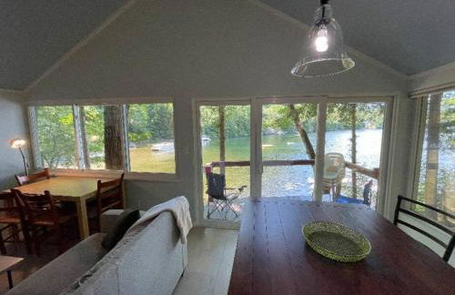Berta's Lake Front Cottage on Winona Lake! - Foto 22