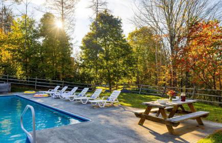 Mins to Hunter Mountain • Sleeps 36 • Pool Spa Games Bar Cozy Peaks Lodge by AvantStay - Foto 58