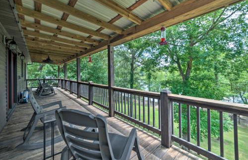 Lakefront Rest-Ashored Home with Private Dock! - Foto 29