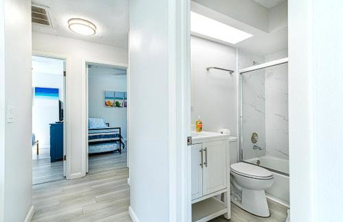 2bd 2ba Beachside E 3Min to Beach Pool! - Foto 19