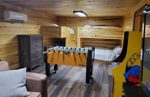 Luxury Cabin w/ Game Room & Hot Tub at Cave Run Lake - Foto 33
