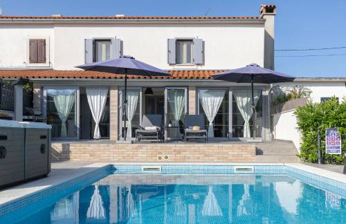 Villa LULU with heated pool, sauna & hot tub - Photo 3