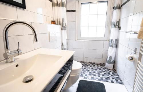 TRUTH für 5 - King Size Betten, Kamin, Garten, XXL Couch, Smart-TV - Foto 11