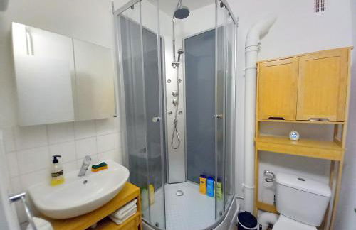 Appartement 28m2 avec balcon proche gare SNCF, café thé WIFI gratuits - Netflix - Balcon - Foto 9