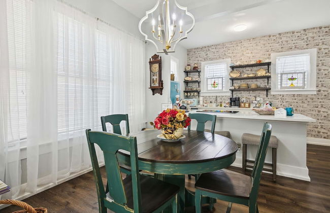 Patty's Place - Photo 12