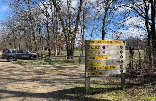 Modern SW Michigan Lakefront Home with Fireplace - Foto 47