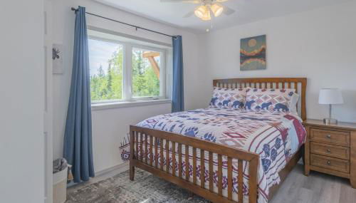 Comfy Caribou Lodge - Photo 3