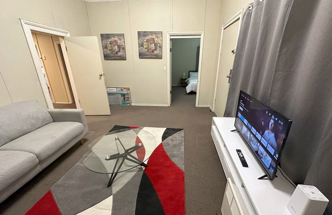 Cottage Charm with Nearby Shopping - Photo 9