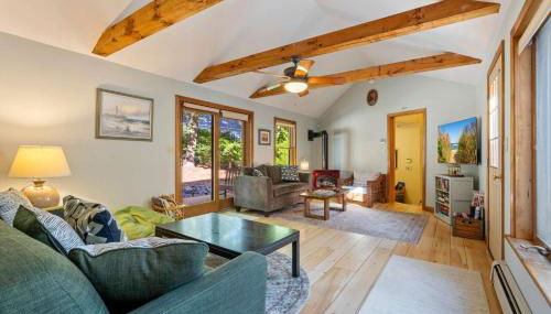 The House on Cranberry - For 8 - Photo 4