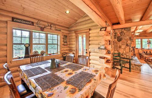 Waterfront Log Home with 95 Acres on Yaak River - Foto 6