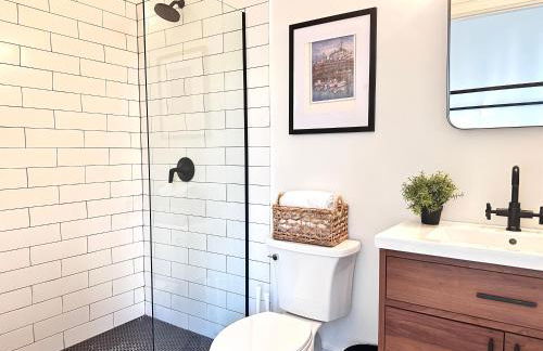 Winter living, Downtown 1BR Apt with kitchen and laundry, Near Convention Center and PPAC - Foto 16