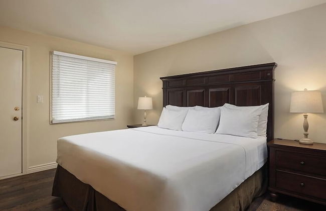 Enzian - CoralTree Residence Collection - Photo 16