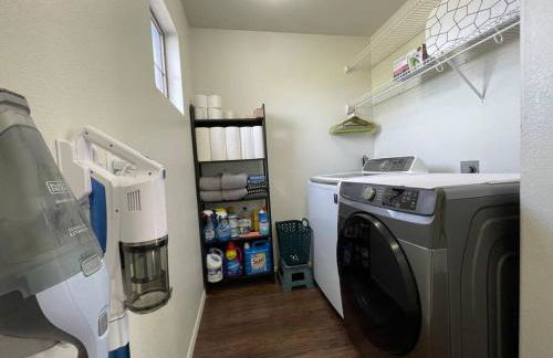 Gorgeous Abode 3 Bedrooms Hide-out in Mesa - Photo 38