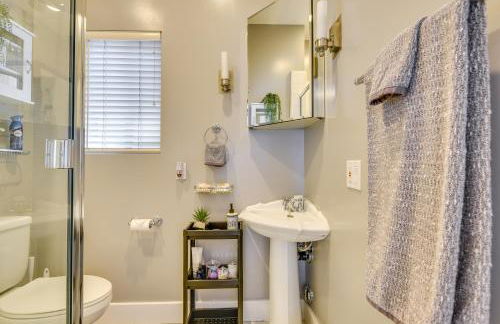 Luxe Pasadena Casita with Fireplace and Grill - Photo 20