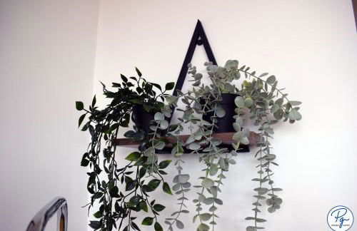 Penthouse - Amazing City Skyline Views - Balcony - FREE extra 2 hours - FREE Parking - Utilita Arena - Bullring Shopping - New St Station- Super King Size Bed - Foto 27