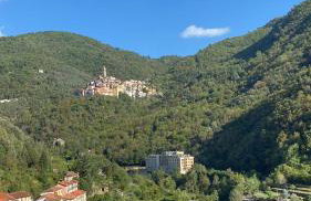 Iconic Italian Townhouse w Rooftop Terrace & Mountain View, Pigna - Foto 26