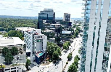 Skyline Retreat Penthouse, Top Floor, Year round Pool, City View! - Foto 63