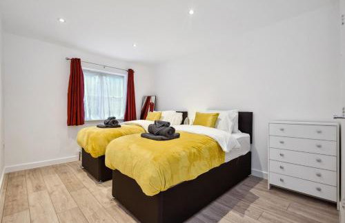 Entire modern 2 Bedroom 2 bathroom Flat in Pinner - Foto 3