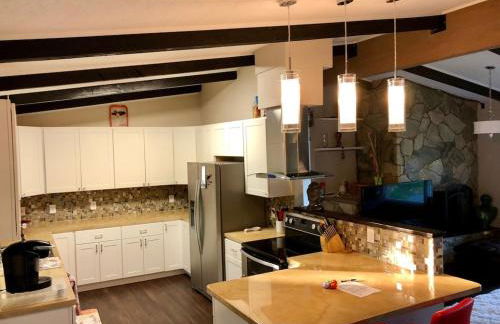 Hot Tub Stunning Mountain Views 2 kitchens 4 bedroom 2 bathroom - Foto 14