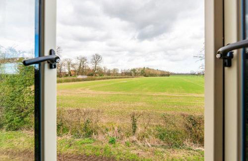 Peaceful country cottage in a rural location near Norfolk Broads 2 double bedroom - Foto 3